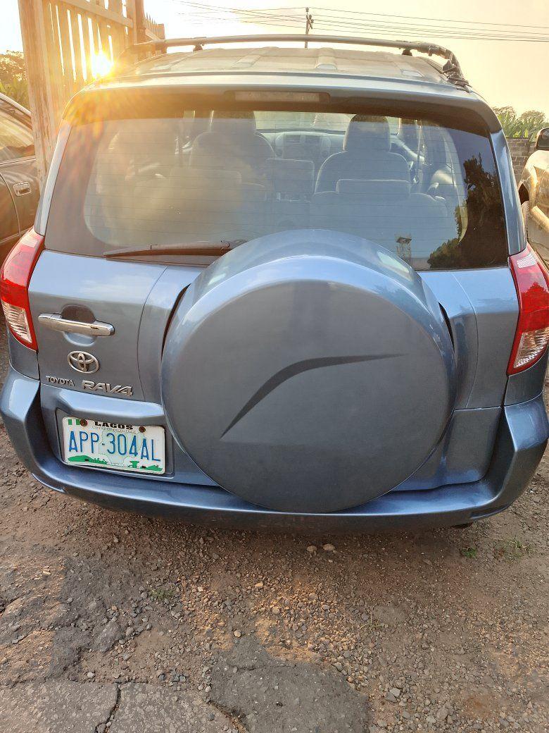 A picture of 2008 Toyota rav4