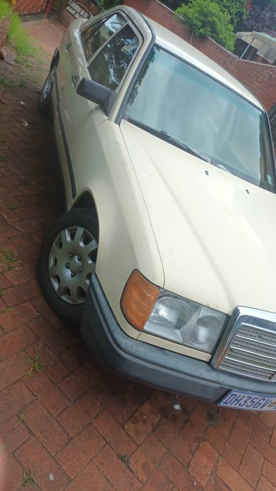 mercedes benz 230e