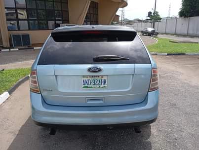 A picture of Ford Edge 2009.