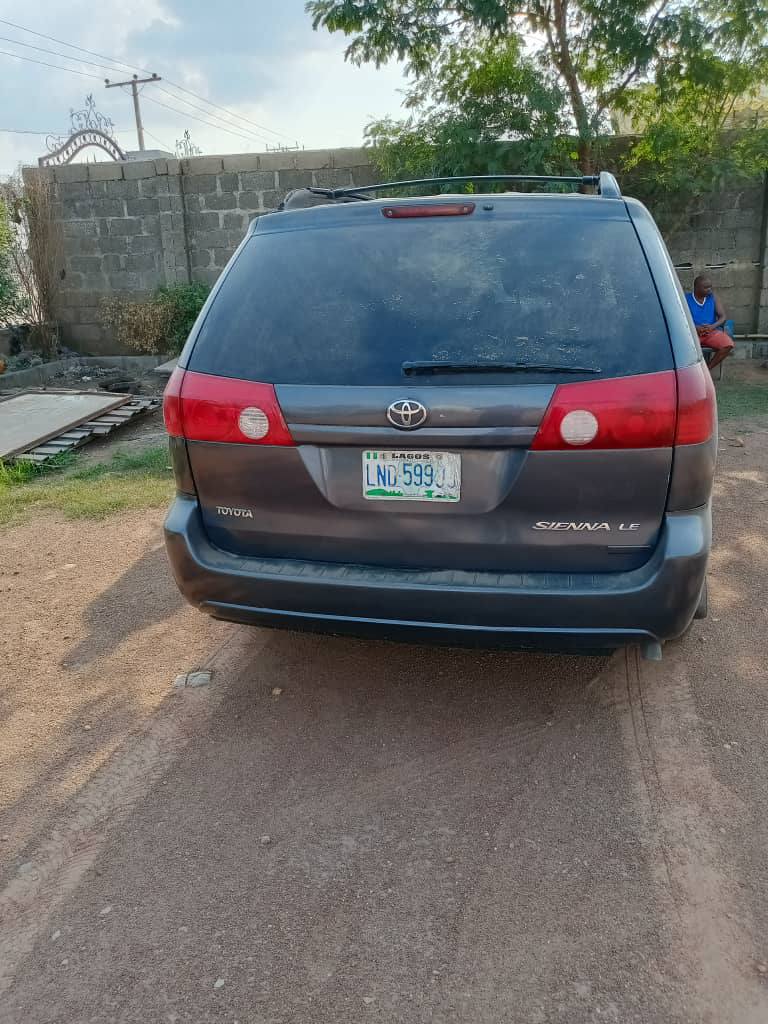 A picture of Destress used sianna 06 buy and drive location maraba by