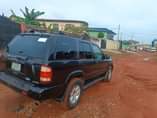 A picture of First body NISSAN PATHFINDER 2001 model brand new tyres sound