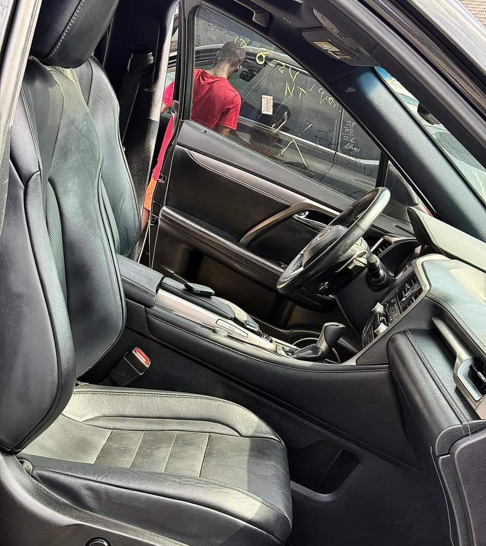 A picture of Lexus RX350 fsport 2017