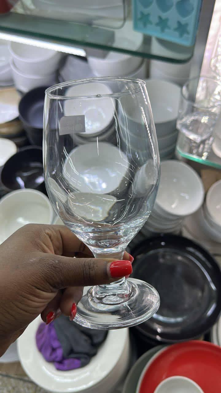 A picture of Wine Glasses