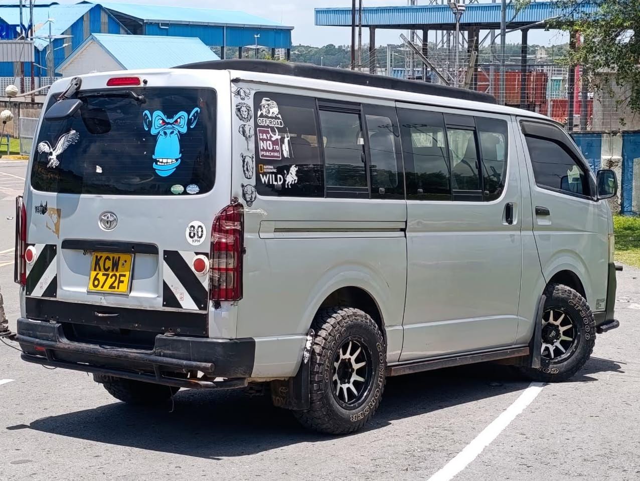 A picture of Toyota hiace super gl