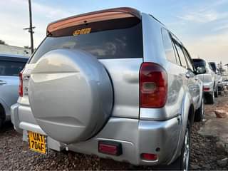 A picture of Motor Vehicle Toyota RAV4