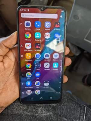 A picture of Infinix hot8 gb32 ram2 net4g wah charge mkataba