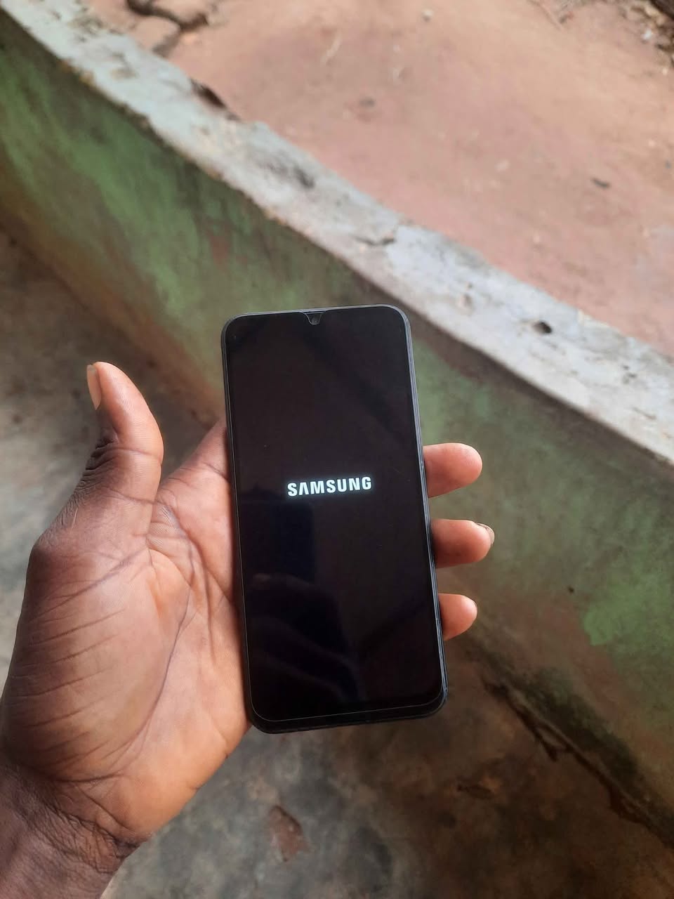 A picture of Samsung galaxy a20e
