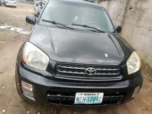 A picture of 2005 RAV4 Good Engine n Gear Beautiful Interior AC Works