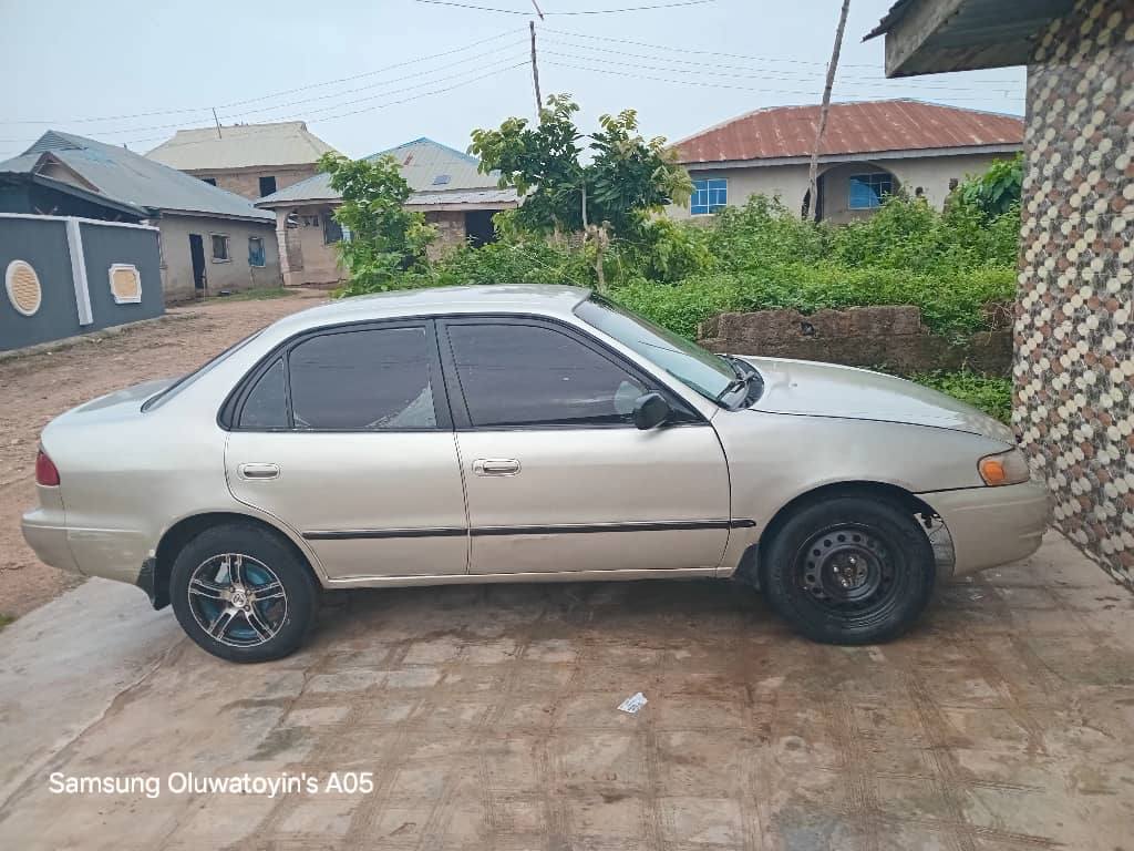 A picture of  Toyota Corolla okereju Owolo engine gear Ac 100 Ibadan