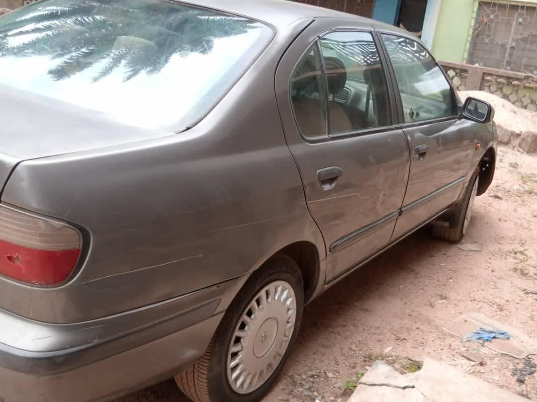 A picture of 2005 Nissan primera saloon