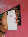 A picture of Iphone xsmas 64gb all features working fine BUT NO FACE