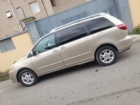A picture of 2005 Toyota Sienna XLE Full Option Power Door First body