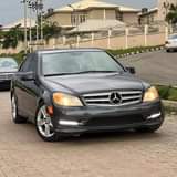 A picture of 2009 Mercedes Benz C300 Yes