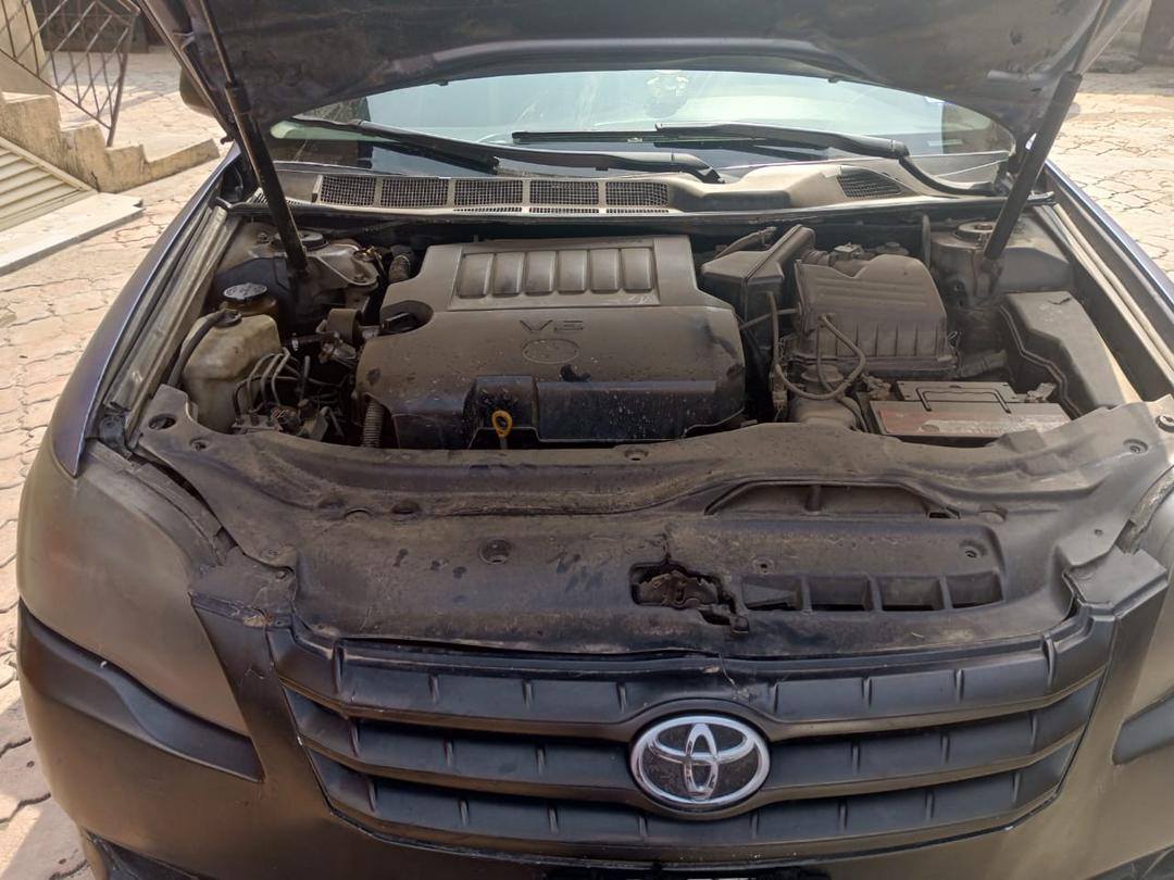 A picture of TOYOTA AVALON 2006
