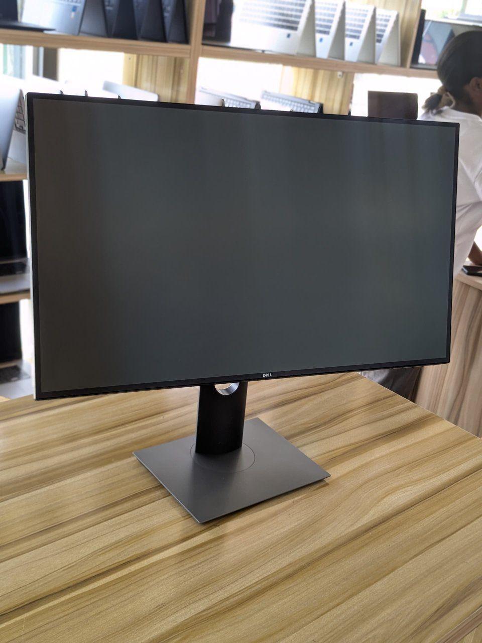 A picture of Dell Monitor 24 inches