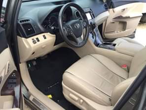 A picture of I have a sweet tokunbo 2013 Toyota Venza for sale