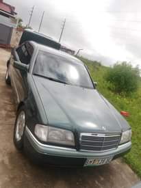 A picture of Mercedes Benz C220