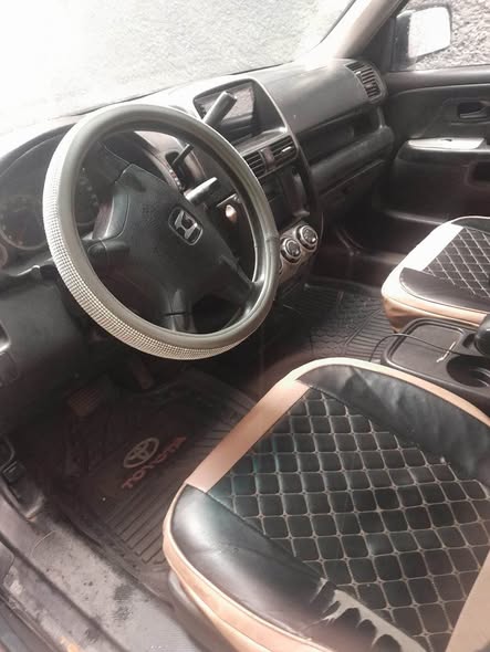 A picture of Honda Crv 06