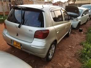 A picture of Toyota vitz 2001 model 1000cc 11 million Call 0757953488