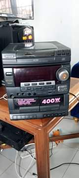 A picture of Aiwa radio
