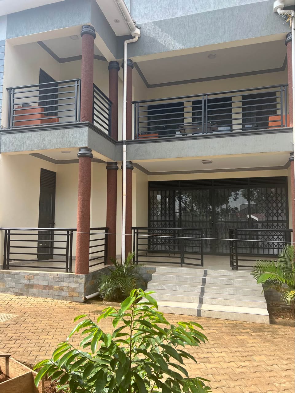 A picture of 9 beds 10 bath House
