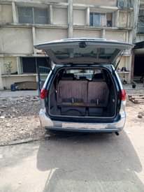 A picture of Awoof Toyota sienna 2006