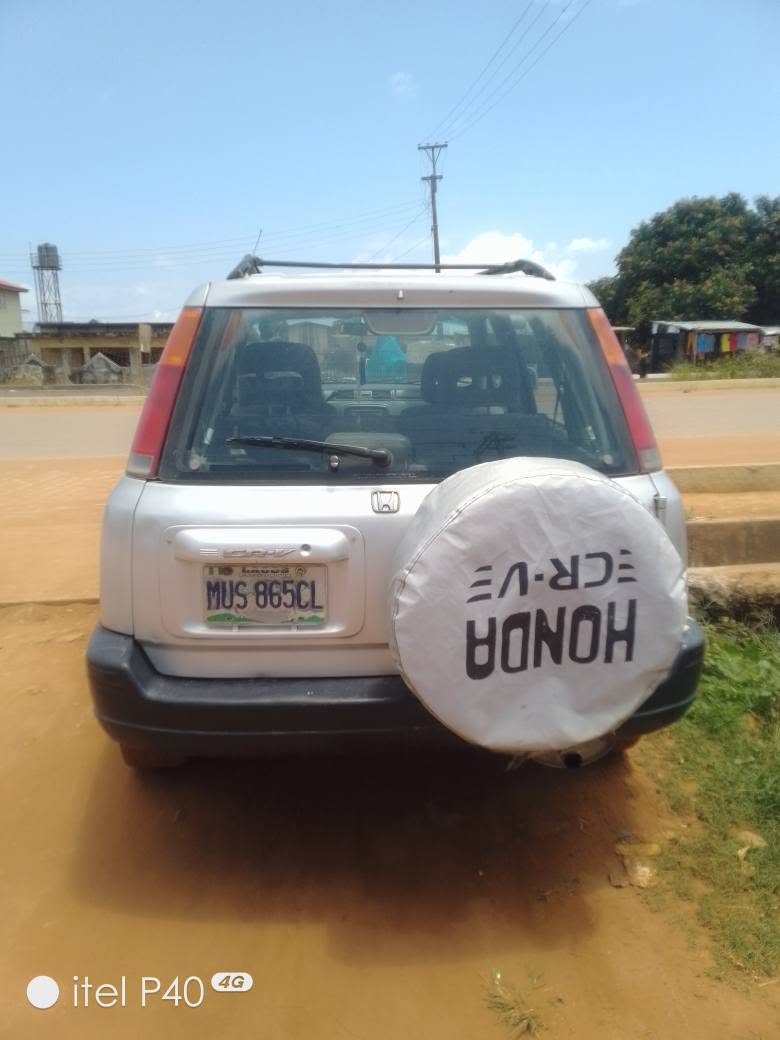 A picture of Honda CR V 2000 Clean Register