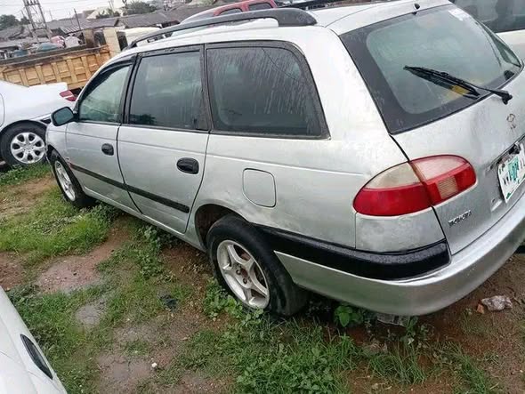 A picture of TOYOTA AVENSIS MANUAL