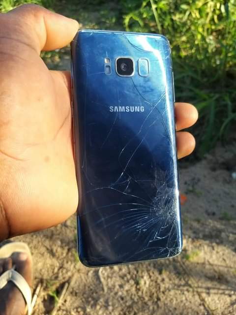 A picture of SAMSUNG S8