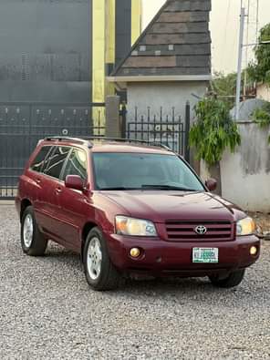 A picture of FEW MONTHS USED TOYOTA HIGHLANDER 2005 MODEL FIRST BODY WITH