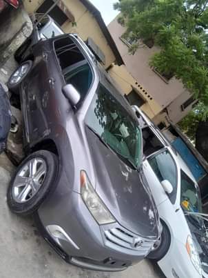 A picture of Toyota Highlander 2012 Model Limited Nigeria Use Accident Free Good