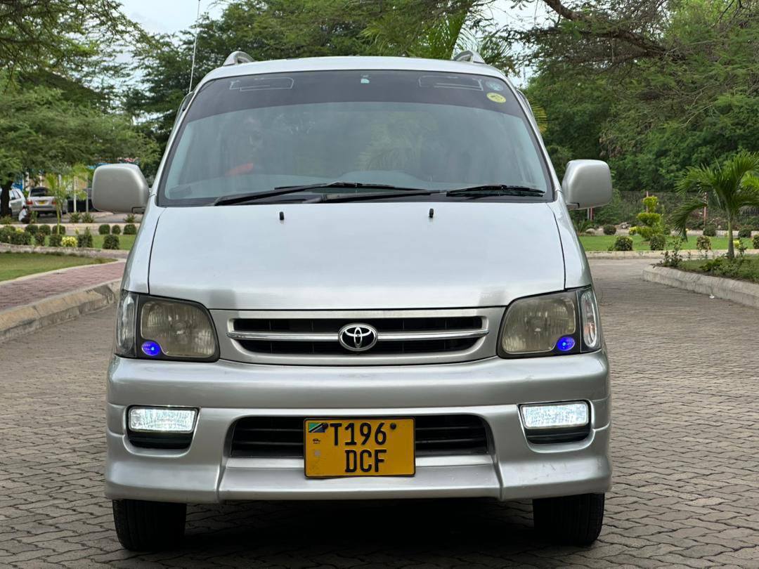 A picture of Noah sr40