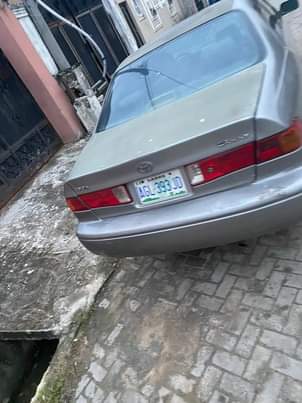 A picture of Toyota Camry Drop Light .Pure first body. 2001 Model.V6 Engine