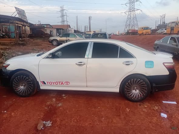 A picture of 2008 Toyota camry muscle 2 6m engine smoking 0802 8446