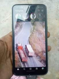 A picture of SAMSUNG S10s