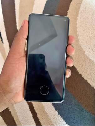 A picture of Samsung s10 gb128