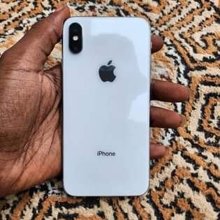 A picture of iPhone X 64gb Face I d OK Bei 310 000