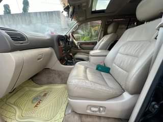 A picture of Land cruiser cygnus