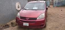 A picture of Toyota Sienna 2005