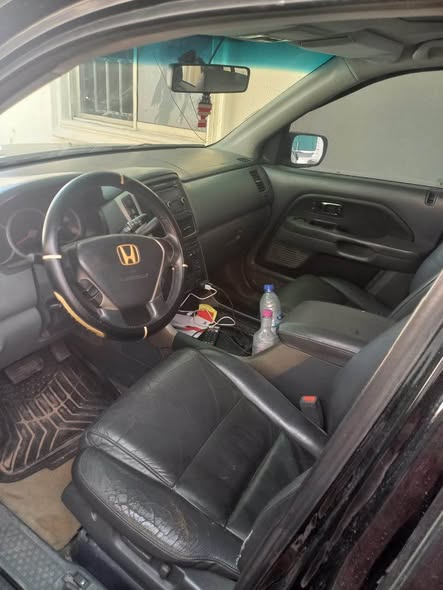 A picture of Honda pilot 06 07 for sell
