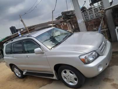 A picture of Toyota Highlander 2006 Model Nigeria Use Accident Free Good Engine