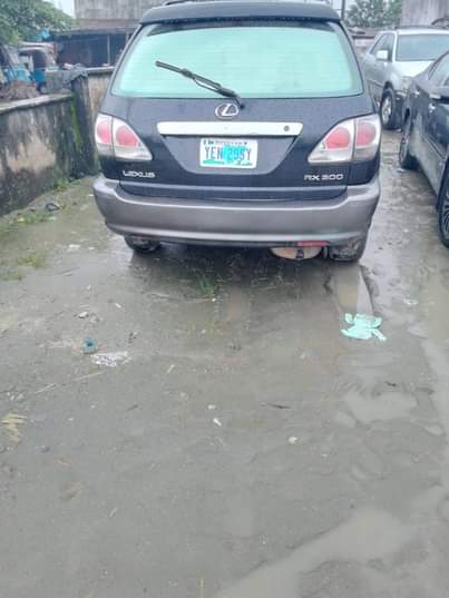 A picture of Morning market Sharp lexus Rx 300 Engine sound Gear working