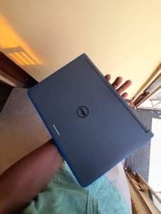 A picture of Dell laptop