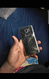 A picture of Samsung S6 edge plus at 100k last call 0706721621 32GB