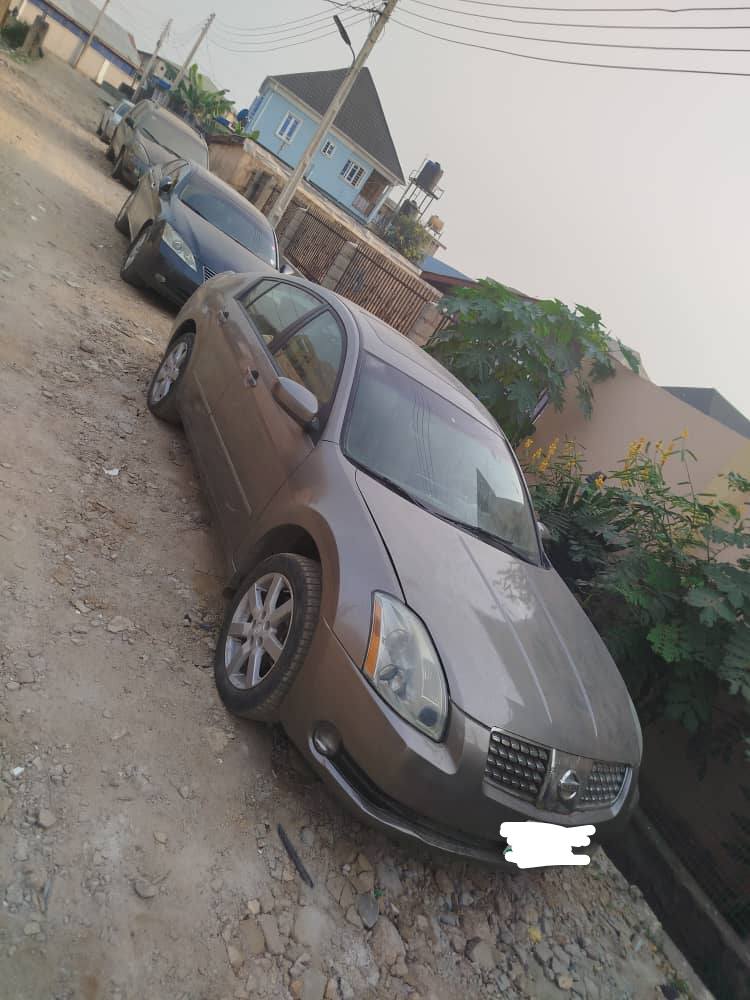 A picture of Nissan Maxima 07