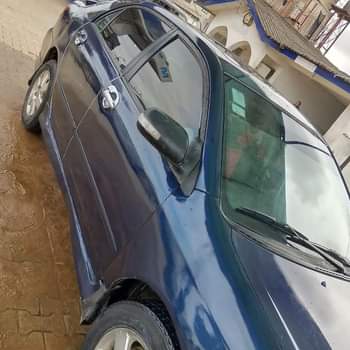 A picture of 2004 well maintained Toyota corolla