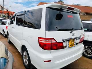 A picture of Toyota Alfard