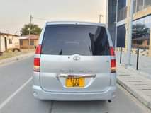 A picture of TOYOTA NOAH