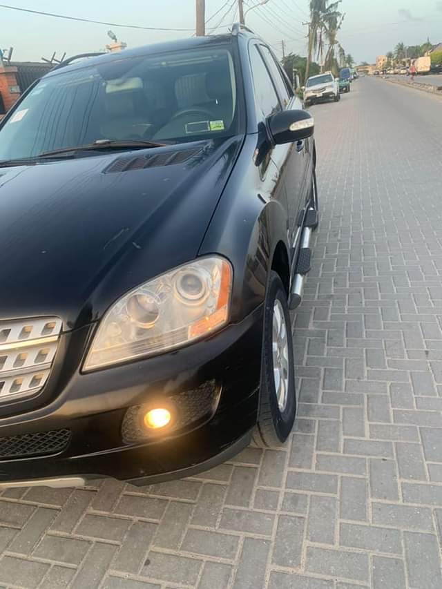 A picture of DEALER MARKET 2010 Ml350 pure first body Untempered engine gear