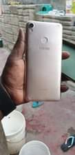 A picture of Tecno spark 2 bei 75000 njoo uchukuwe sim imenyooka kama